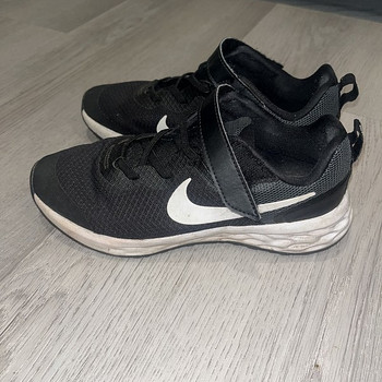 Кроссовки Nike 35