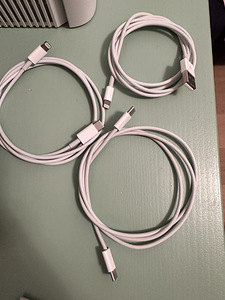 Оригинальные кабели для зарядки Apple (1 фото из 1)