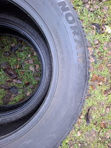 Зимние шины Bridgestone Noranza 235/60/18 (2 фото из 3)