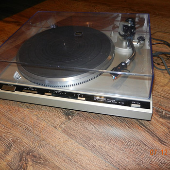 Technics SL Q3 ONKYO integra CP1055F