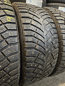 205 60 R 16 Michelin X Ice North 4 (3 фото из 5)
