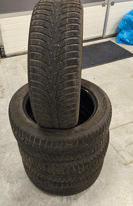 235/55/19 Hankook Winter i*cept X RW10 101T MS lamellrehvid (1 foto / 8)