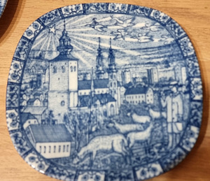 Фарфоровые тарелки (3 фото из 3)