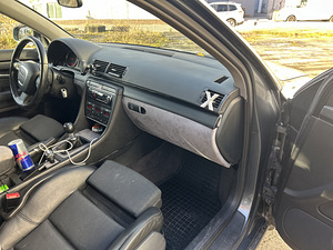 Audi A4 B6 1.9 TDI (10 фото из 10)