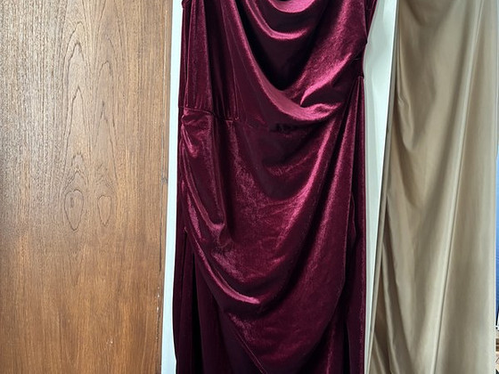Müüa korra kantud pidulik ja elegantne kleit,suurus xl