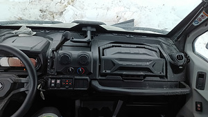 UTV can-am traxter, kabiini ja soojendusega (6 foto / 9)
