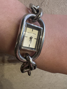 Часы Michael Kors (5 фото из 10)
