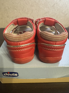 Chicco sandaalid (7 foto / 7)