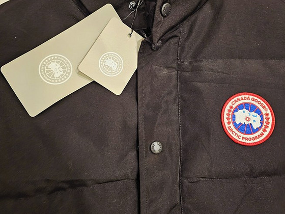 Жилет Canada Goose