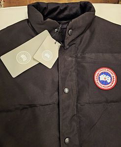 Canada Goose vest (1 foto / 6)