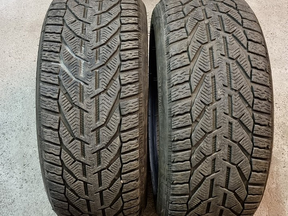 Rehvid 245/45-18