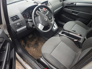 Opel zafira varuosadeks (4 foto / 7)
