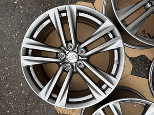 19" Infinity/Nissan originaalveljed 5x114,3 + andurid (2 foto / 10)