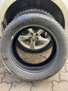 Зимние шины Goodyear Ultragrip 225/55 R17 (2 фото из 4)