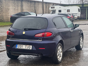 ALFA ROMEO 147 (4 фото из 8)