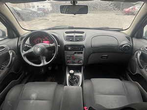 ALFA ROMEO 147 (6 фото из 8)