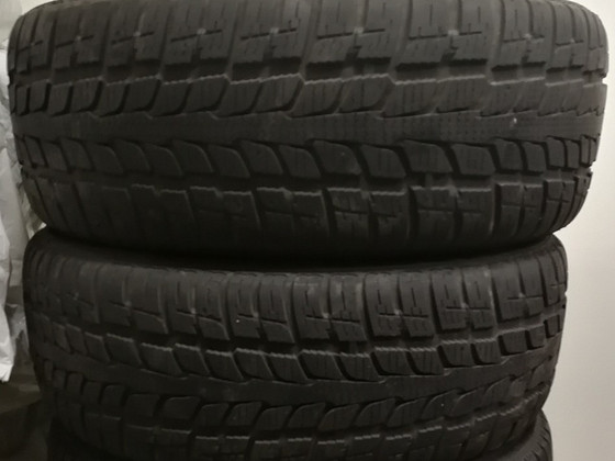 Зимние шины 215/55R16 NEXEN Npriz4S