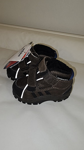 Детские кроссовки Adidas (1 фото из 7)