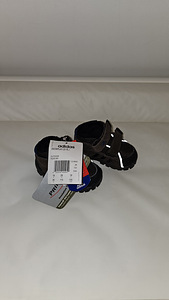 Детские кроссовки Adidas (6 фото из 7)