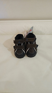 Детские кроссовки Adidas (7 фото из 7)
