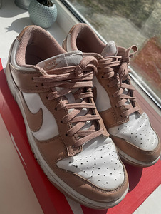 Nike dunk low (1 foto / 4)