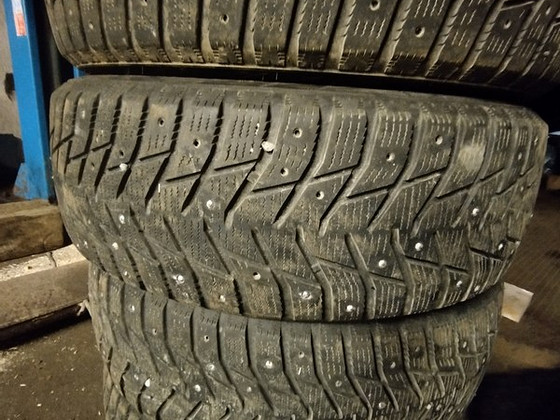 Зимние шины 225/60 r18
