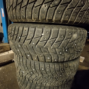 Зимние шины 225/60 r18