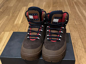 Tommy Hilfiger Winter Boots (1 foto / 4)