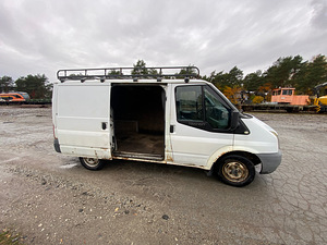 Ford Transit (8 фото из 8)