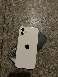 iPhone 12 (2 foto / 9)