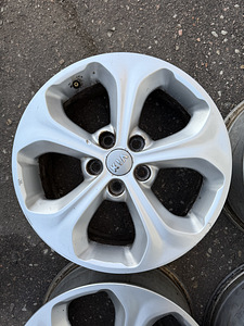 17" Kia originaalveljed 5x114,3 (2 foto / 5)