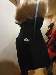 Зимняя куртка (1 фото из 3)
