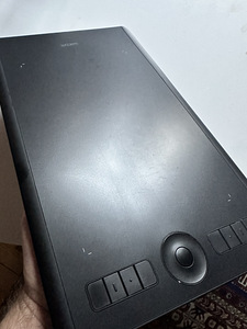 Wacom Intuos Pro M (1 фото из 3)