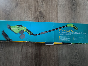 Teleskoopkäepidemega murukäärid Fieldmann (4 foto / 7)
