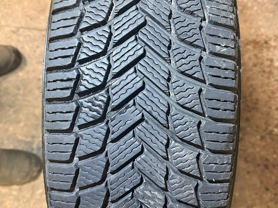 Michelin X-Ice Snow 215/65 R17