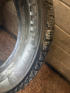 Michelin X-Ice Snow 215/65 R17 (2024) (3 foto / 5)