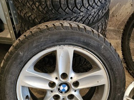 Продаются литые диски BMW R16 с шипованными шинами