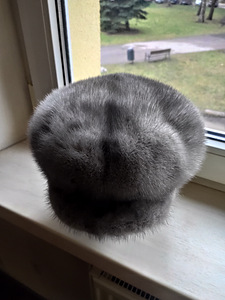 Uus müts soobel ja sinise naaritsa barett, suurus 56/57 (2 foto / 3)