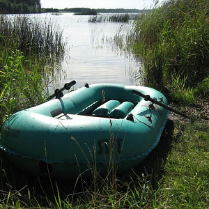 Kummipaat Nõrok aerudega (1 foto / 1)