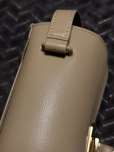 Кожаная сумка Lacoste Amelia (6 фото из 6)