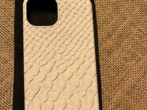 BURGA Iphone 13 tagakaaned