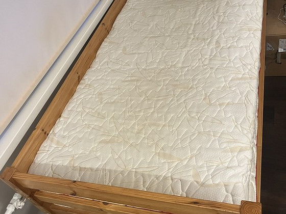 Кровать с матрасом 90x200