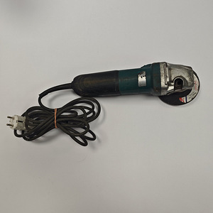 Болгарка Makita GA6040 (2 фото из 5)