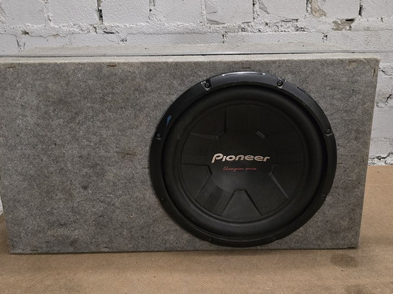 M:Pioneer 1400w(sub+võimendi) + Boss 2x400w + morel 100w