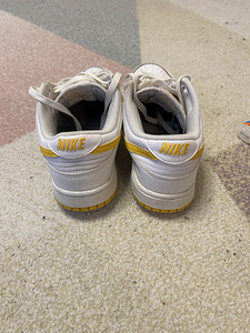 Nike (2 foto / 4)