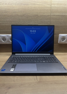 Lenovo IdeaPad Slim 3 (1 foto / 4)
