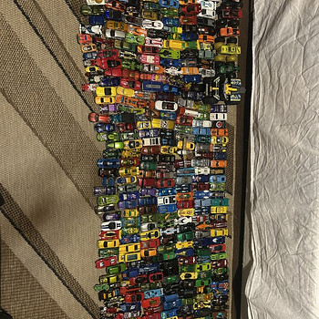 Детские машинки (Hotwheels)
