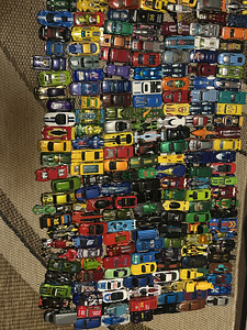 Детские машинки (Hotwheels) (5 фото из 5)