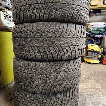 Brigestone AO 245/40/18 lamell