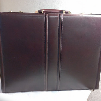 Müüa Itaalia meeste kohver 46x32x11